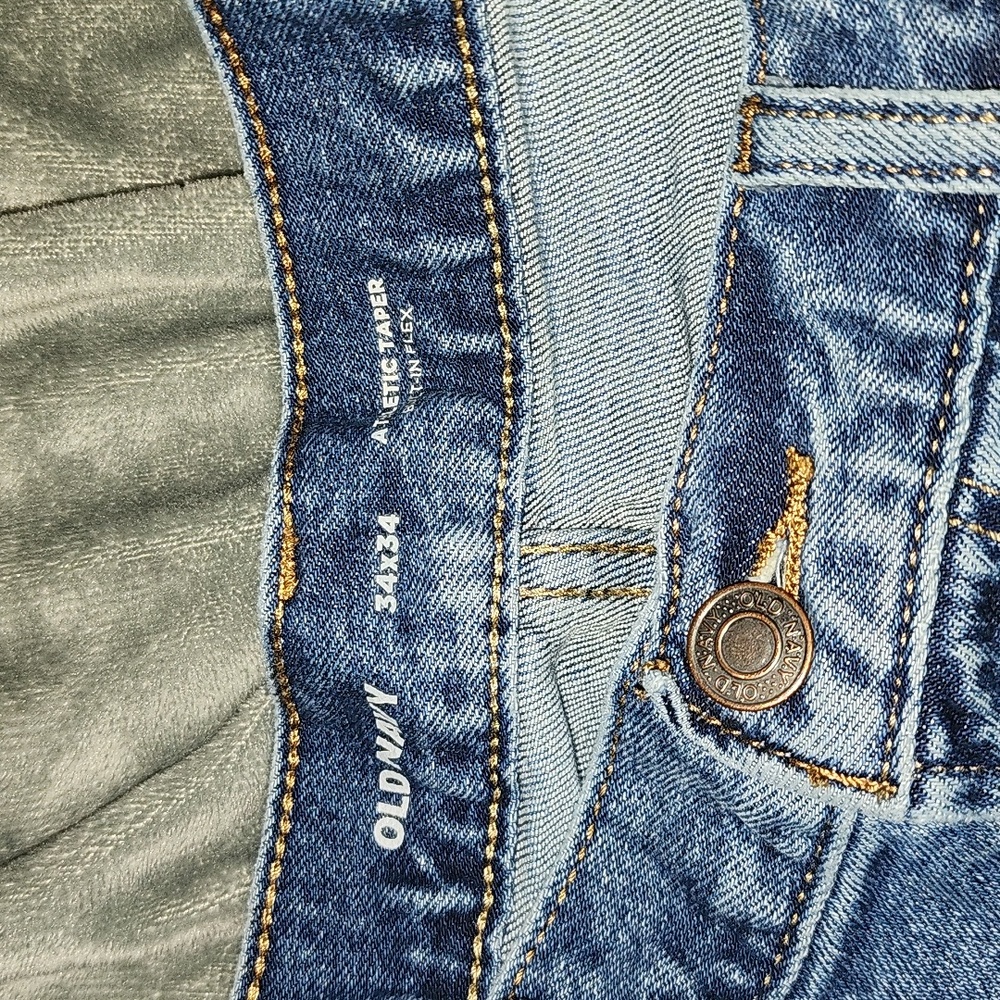 Athletic taper old navy jeans - Picture 2 of 3